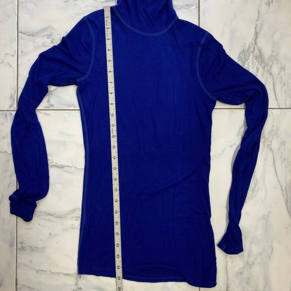 Women's Turtleneck Size: Medium - Picture 7 of 7